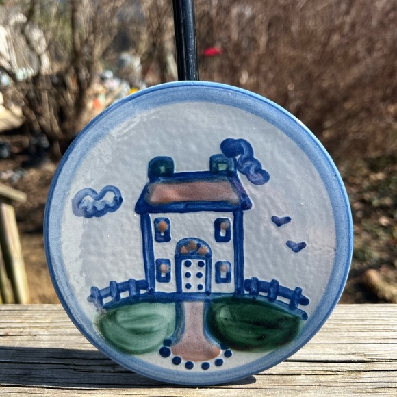 Vintage M.A. Hadley Trivet/ Wall Plate Farmhouse Preowned 6 2/8” Across - Picture 9 of 10